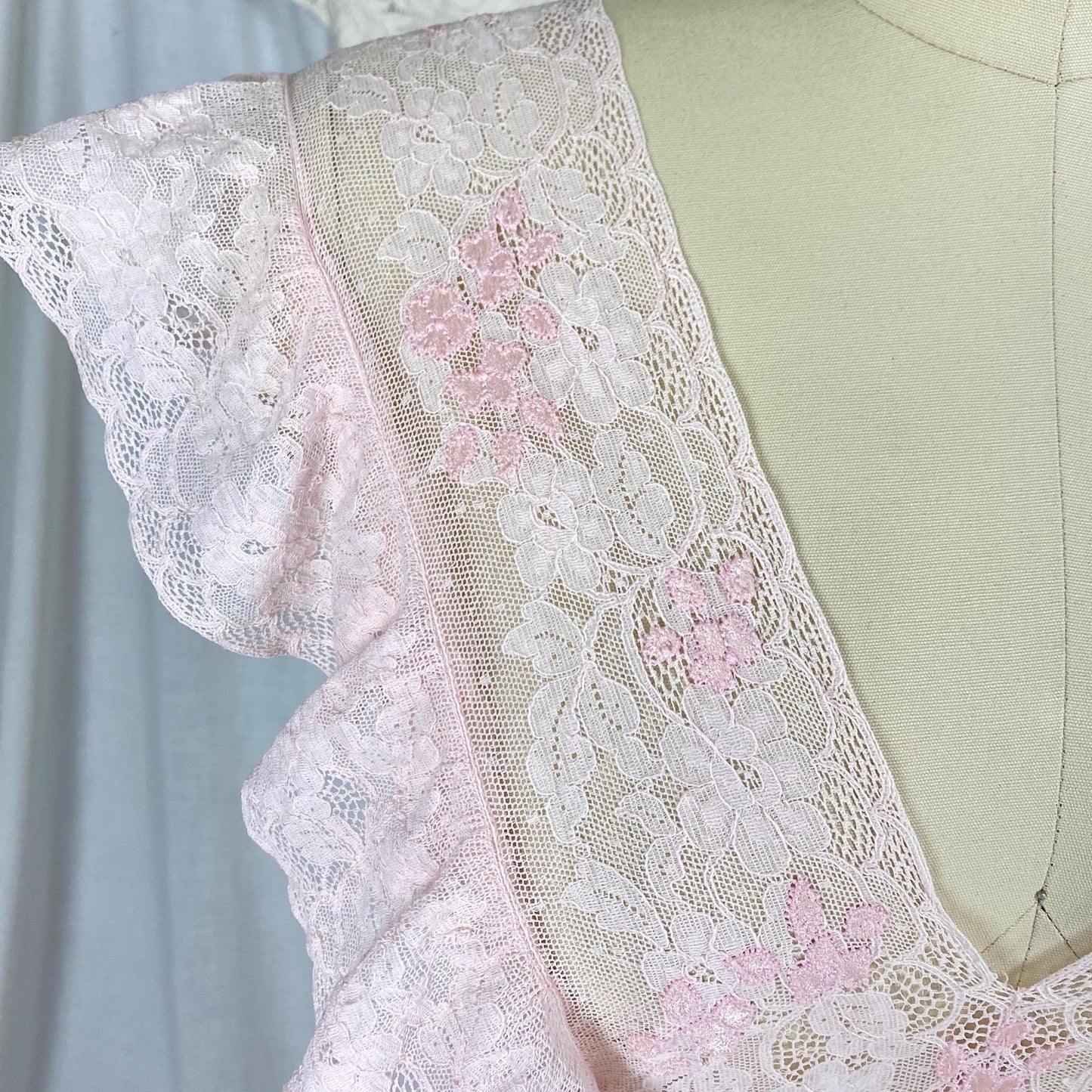 Vintage 1940's Nightgown | Baby Pink Rayon with Ruffled Cotton Lace & Silk Appliqués | Size S, M - Daggers & Dames