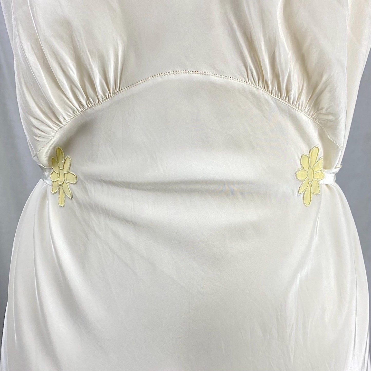 Vintage 1940's Nightgown | Off White Rayon with Yellow Daisy Appliques | Size S, M | Rico Lingerie - Daggers & Dames