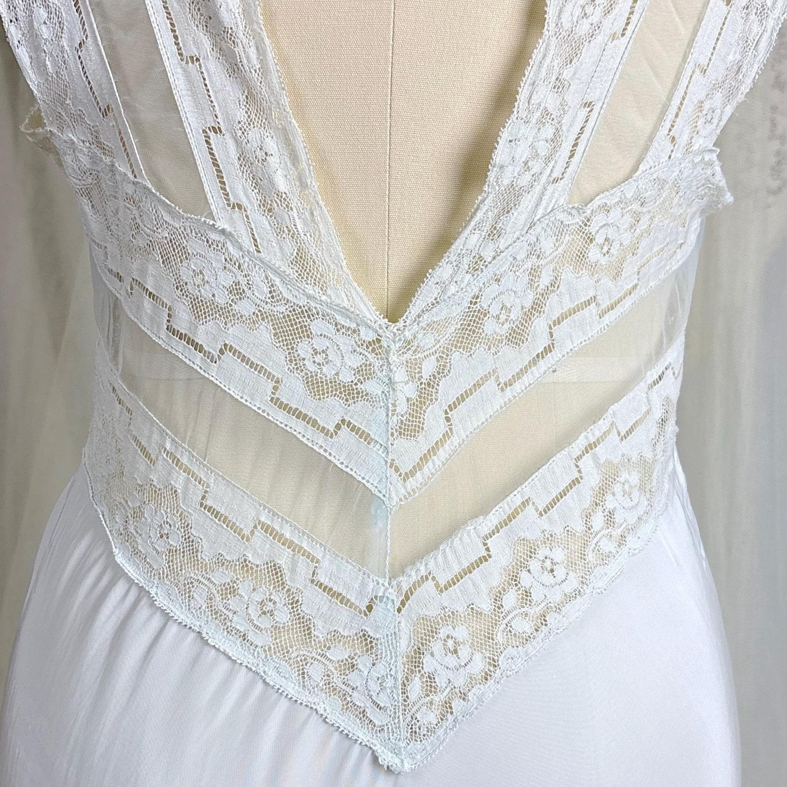 Vintage 1940's Nightgown - Palest Blue Rayon with Open Back & Art Deco Patterned Lace - Size S, M - Daggers & Dames