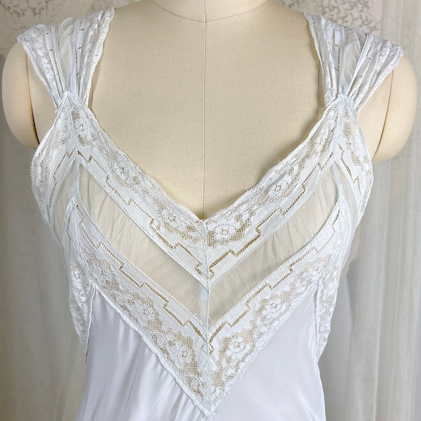 Vintage 1940's Nightgown - Palest Blue Rayon with Open Back & Art Deco Patterned Lace - Size S, M - Daggers & Dames
