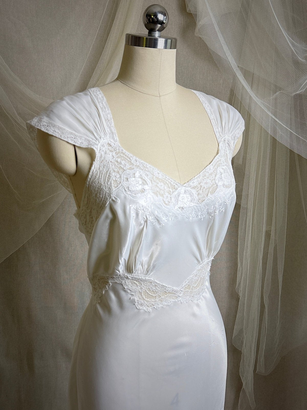 Vintage 1940's Nightgown - Summer White Rayon Satin with Cotton lace & Floral Appliqués by Lady Duff | S, M - Daggers & Dames