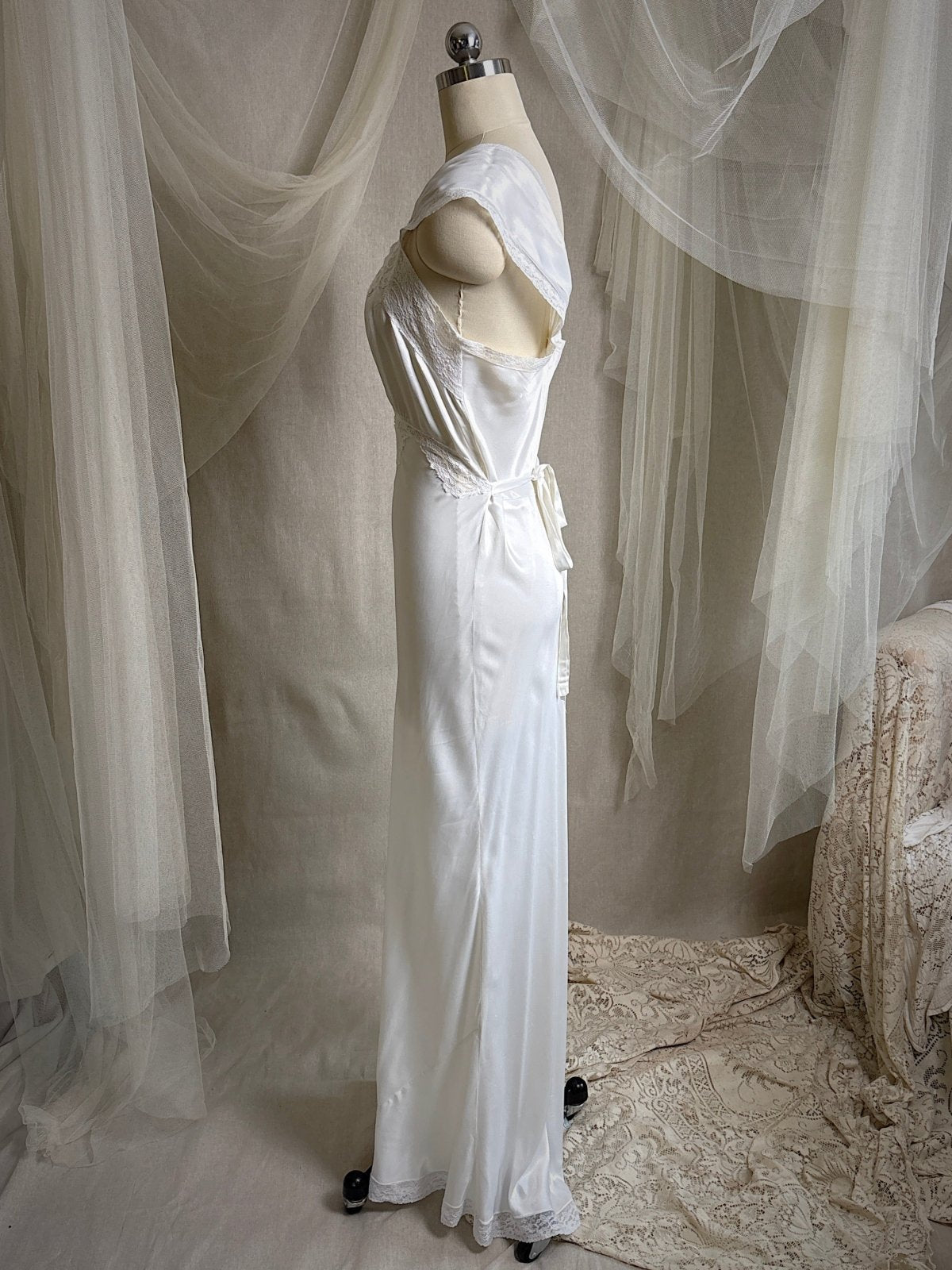 Vintage 1940's Nightgown - Summer White Rayon Satin with Cotton lace & Floral Appliqués by Lady Duff | S, M - Daggers & Dames