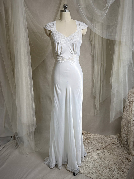 Vintage 1940's Nightgown - Summer White Rayon Satin with Cotton lace & Floral Appliqués by Lady Duff | S, M - Daggers & Dames