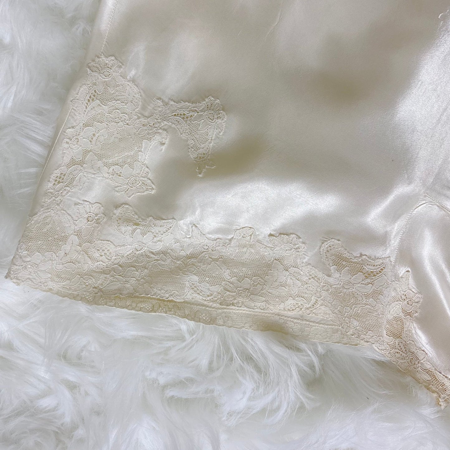 Vintage 1940's Pearly White Rayon Satin Tap Pants with Cotton Lace - by Seamprufe, size XS, S - Daggers & Dames