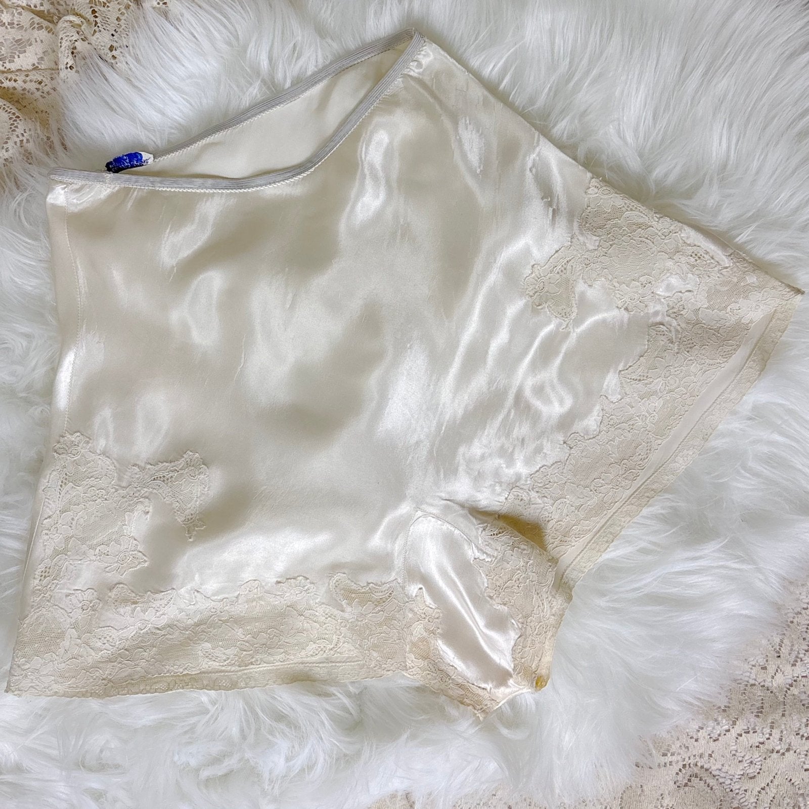 Vintage 1940's Pearly White Rayon Satin Tap Pants with Cotton Lace - by Seamprufe, size XS, S - Daggers & Dames