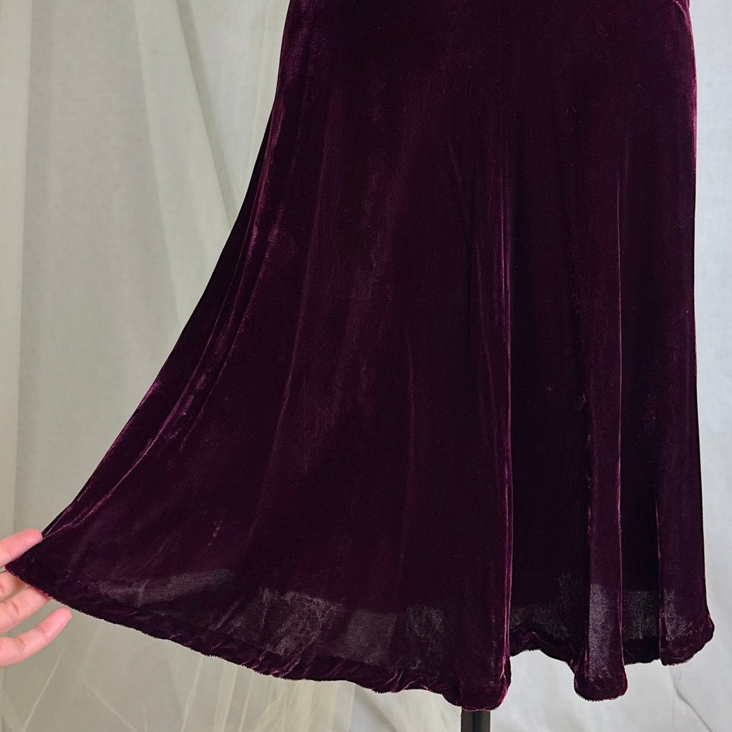 Vintage 1940's Rich Merlot Velvet Dress with Hammered Brass Buttons - Size S - Daggers & Dames