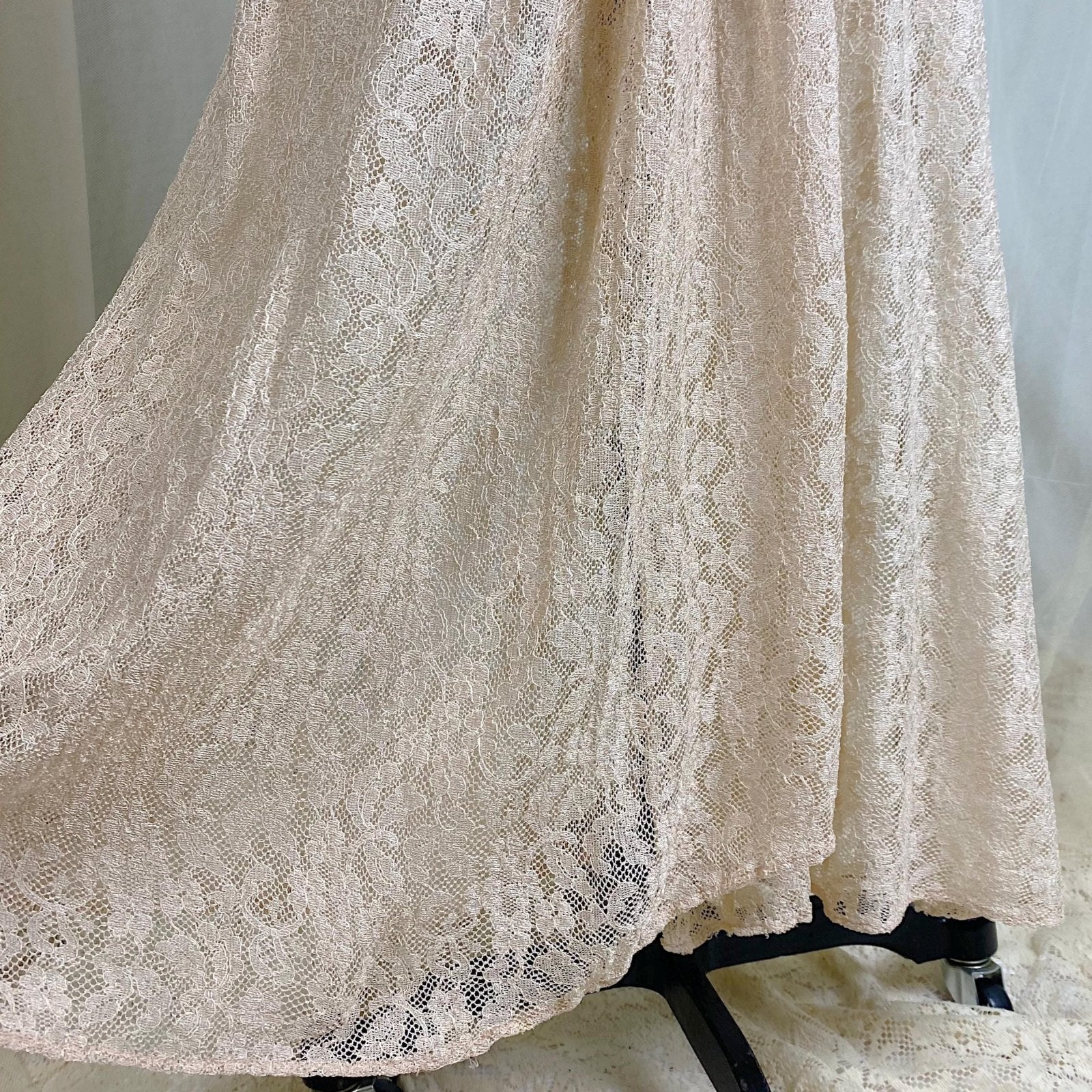 Vintage 1940's Robe - Pale Bronze Floral Rayon Lace with Ruffled Yoke & Sleeves - Size XS, S - By Taylor Mode - Daggers & Dames