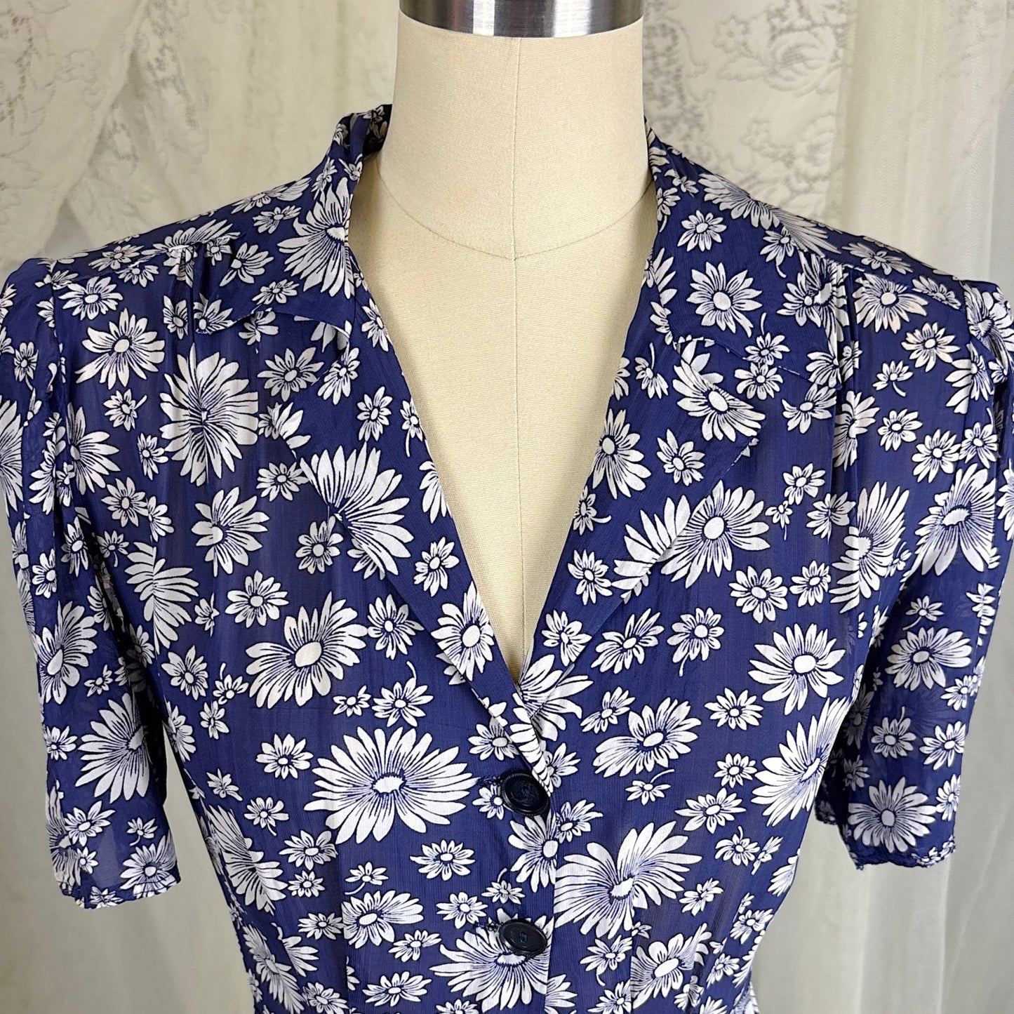 Vintage 1940's Sheer Navy Blue Rayon Shirtwaist Dress with Daisy Print - Size LG, XLG - Daggers & Dames