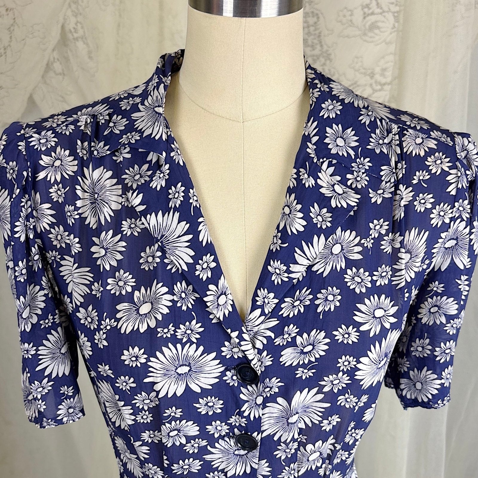 Vintage 1940's Sheer Navy Blue Rayon Shirtwaist Dress with Daisy Print - Size LG, XLG - Daggers & Dames