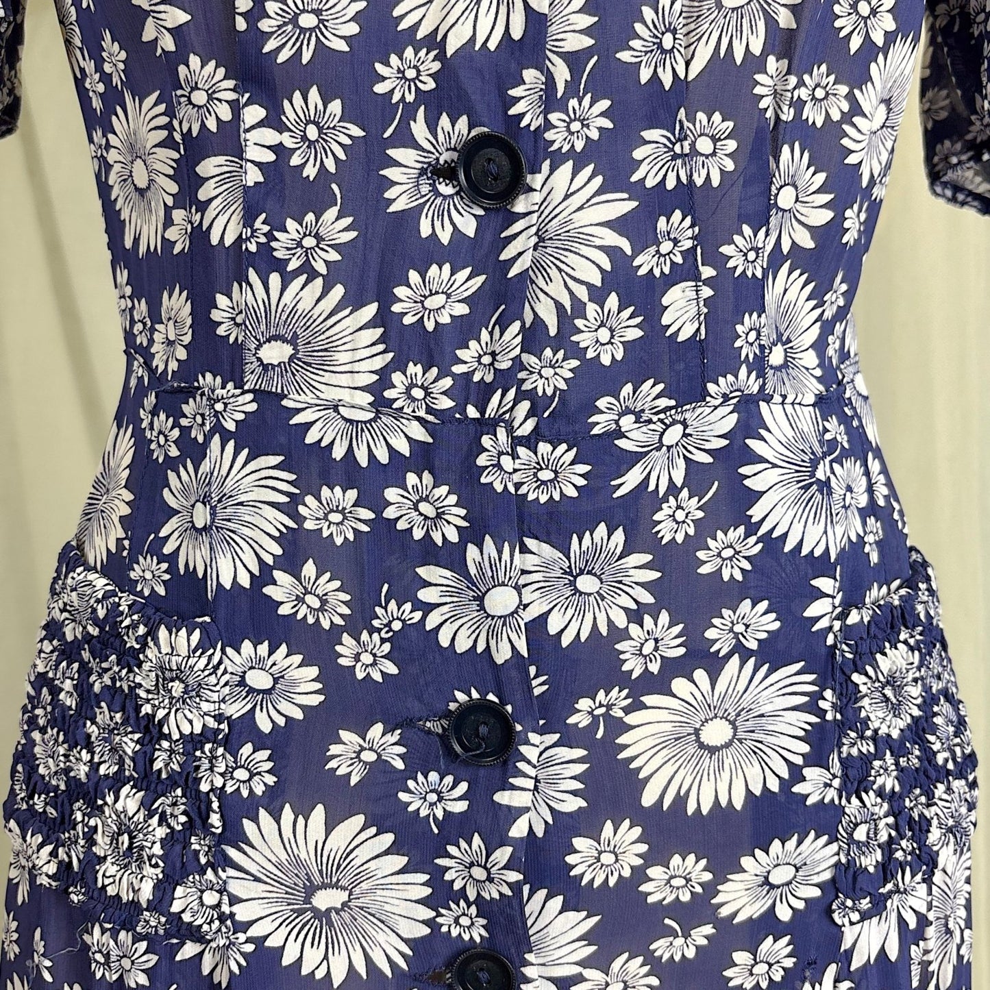 Vintage 1940's Sheer Navy Blue Rayon Shirtwaist Dress with Daisy Print - Size LG, XLG - Daggers & Dames