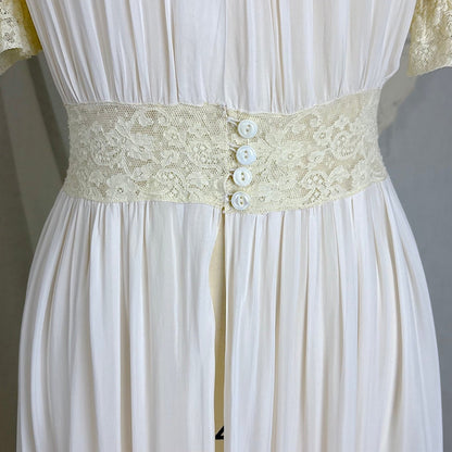 Vintage 1940's Sheer White Rayon Chiffon Dressing Gown - By Radcliffe, Size M - Daggers & Dames