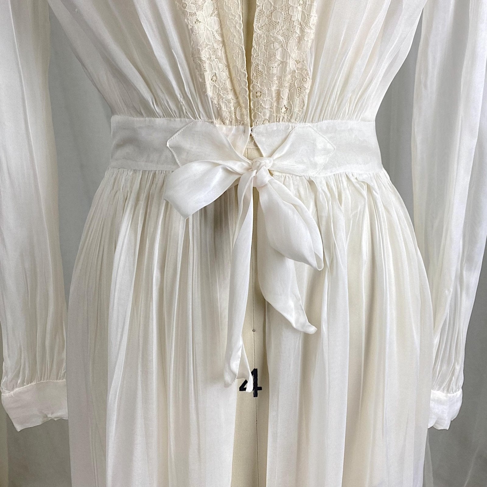 Vintage 1940s Sheer White Rayon Chiffon Dressing Gown with Ivory Cotton Lace & Tie Waist - Size XS - Daggers & Dames