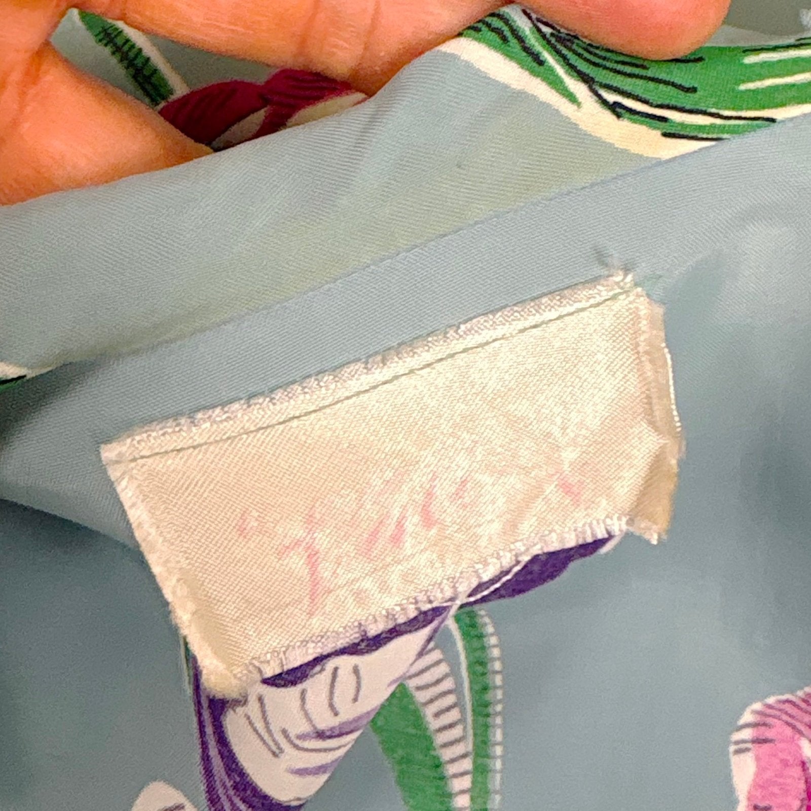 Vintage 1940's Sky Blue Rayon Dressing Gown with Bold Tulip Print - By Vali Fashion, Size S, M - Daggers & Dames