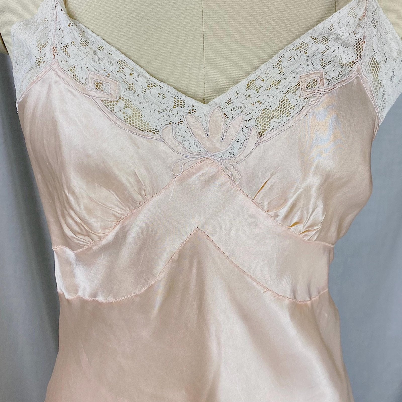 Vintage 1940's Slip | Light Rose Pink Rayon Satin with Cream Cotton Lace | Size XS, S | By La Courelle - Daggers & Dames