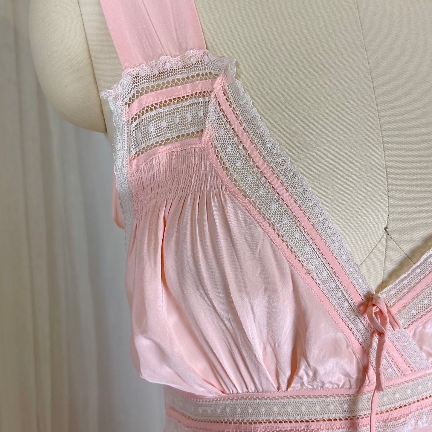 Vintage 1940's Tea Rose Pink Rayon Crepe de Chine Nightgown with Swiss Dot Lace, size XS, S - Daggers & Dames