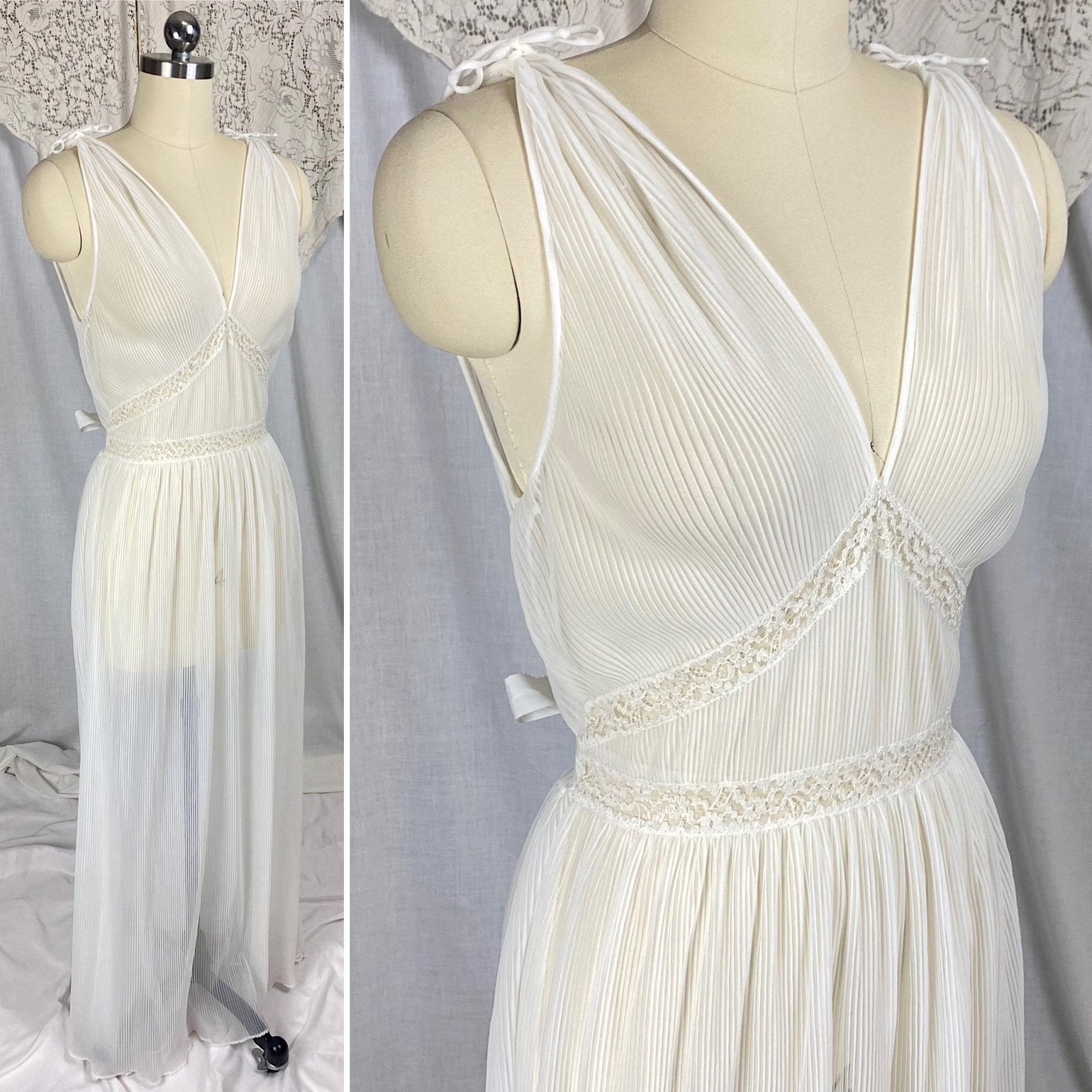 Vintage 1950's Nightgown | Sheer White Crystal Pleated Nylon with Floral Lace Inserts | Size M | Mojud - Daggers & Dames