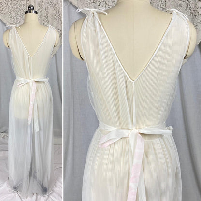 Vintage 1950's Nightgown | Sheer White Crystal Pleated Nylon with Floral Lace Inserts | Size M | Mojud - Daggers & Dames