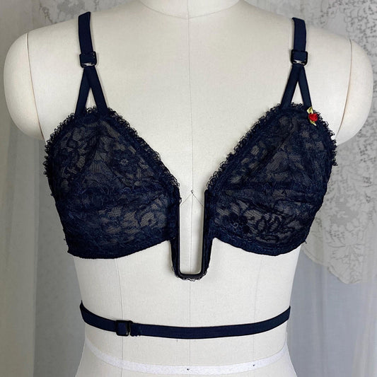 Vintage 1950's U - Wire Bra | Sheer Black Lace with Adjustable Low Back | Size 36 B | Holiday by Formfit - Designers Collection - Daggers & Dames