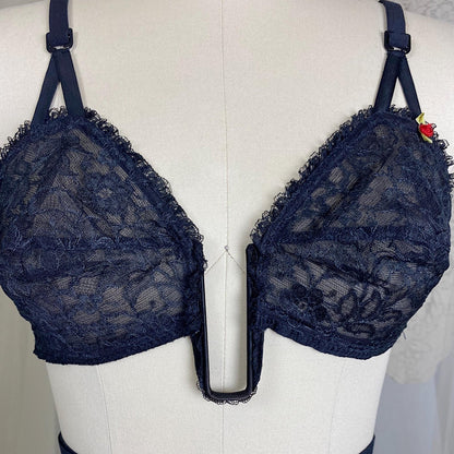 Vintage 1950's U - Wire Bra | Sheer Black Lace with Adjustable Low Back | Size 36 B | Holiday by Formfit - Designers Collection - Daggers & Dames