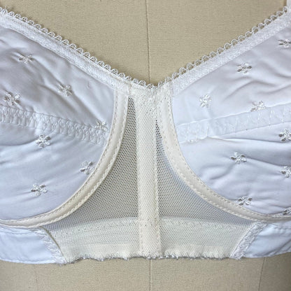 Vintage 1960's Bra | Crisp White Cotton with Bullet Cups & Star Embroidery | Size 34 A, 32 B - Daggers & Dames
