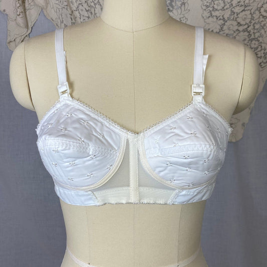 Vintage 1960's Bra | Crisp White Cotton with Bullet Cups & Star Embroidery | Size 34 A, 32 B - Daggers & Dames