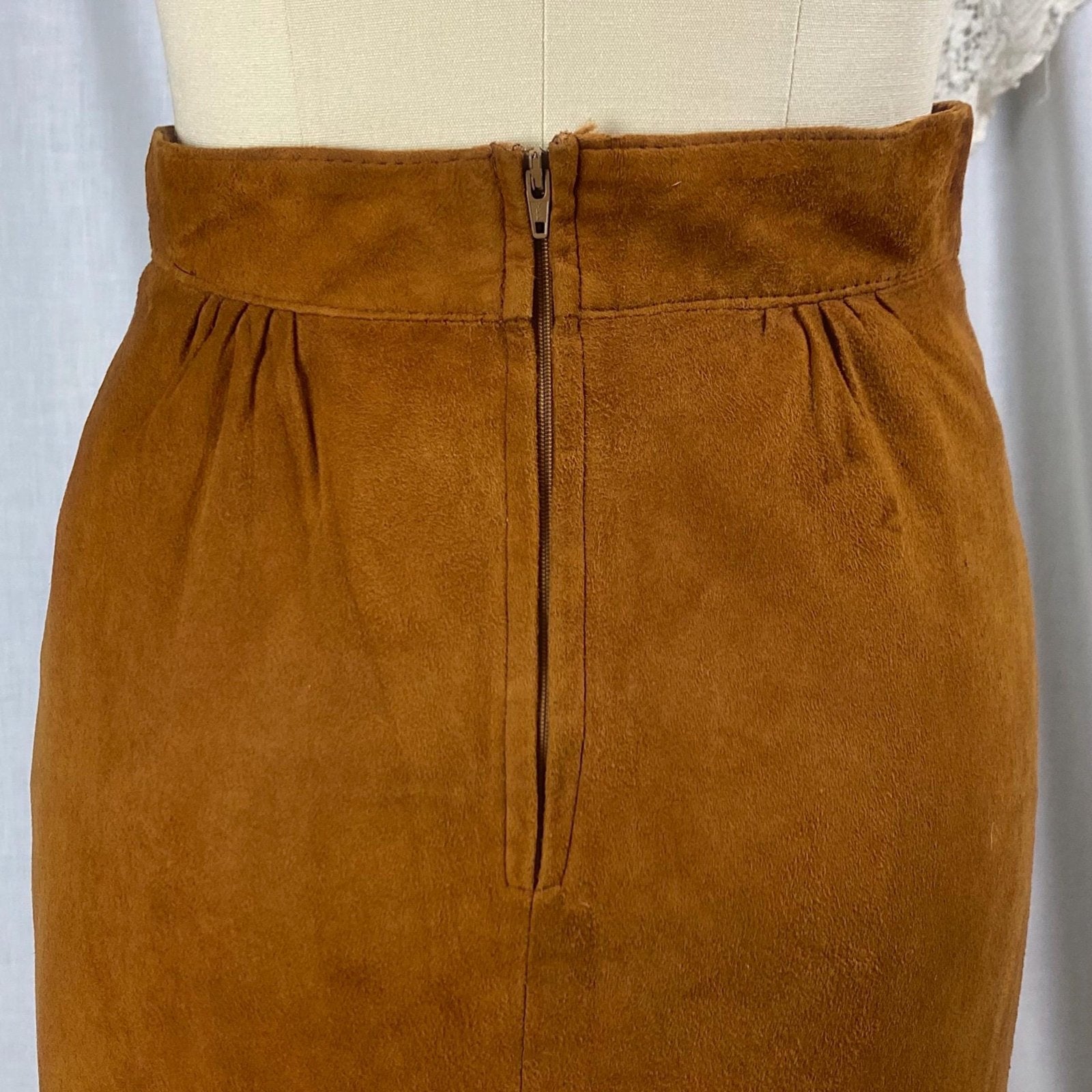 Vintage 1970's Mini Skirt | Genuine Tan Suede Leather with Lining | Size XS | Made in France - Daggers & Dames