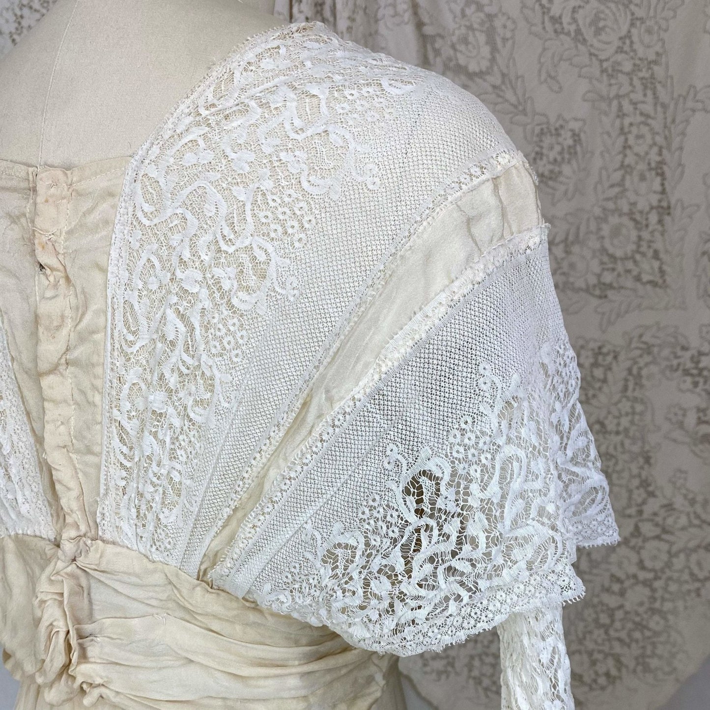 Antique 1900's - 1910's Dress | Buttercream Silk with White Chantilly Lace & Animal Bone | Size XS - Daggers & Dames