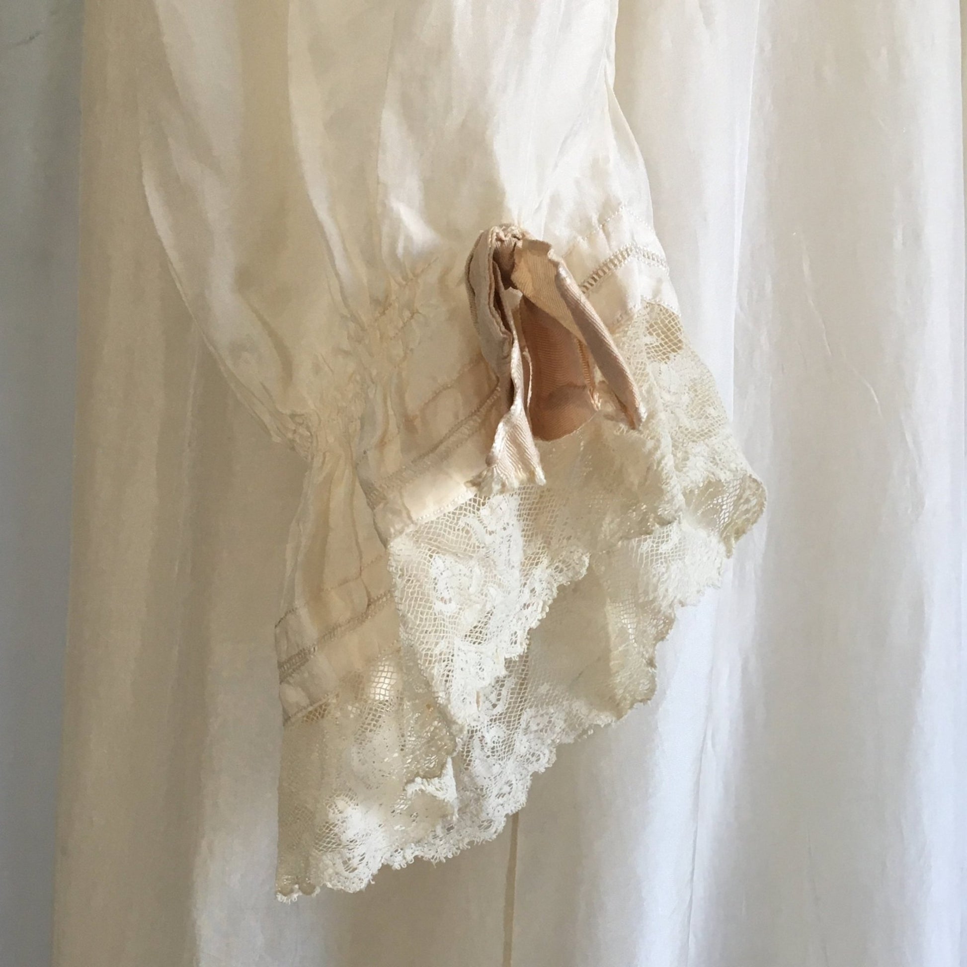 Antique 1900's Victorian Nightgown | White silk with Ruffled Valenciennes Lace & Mother of Pearl Buttons | Size S, MED - Daggers & Dames