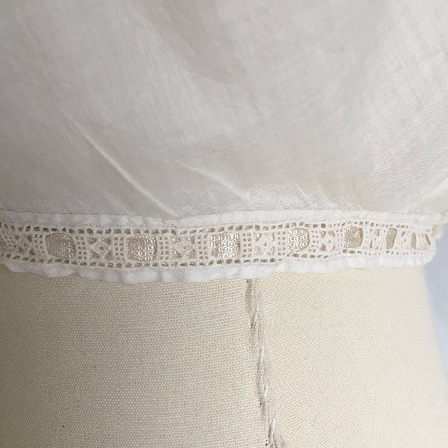 Antique 1910's Edwardian Corset Cover | Sheer White Cotton Lawn with Chantilly Lace | Size XXS, XS - Daggers & Dames