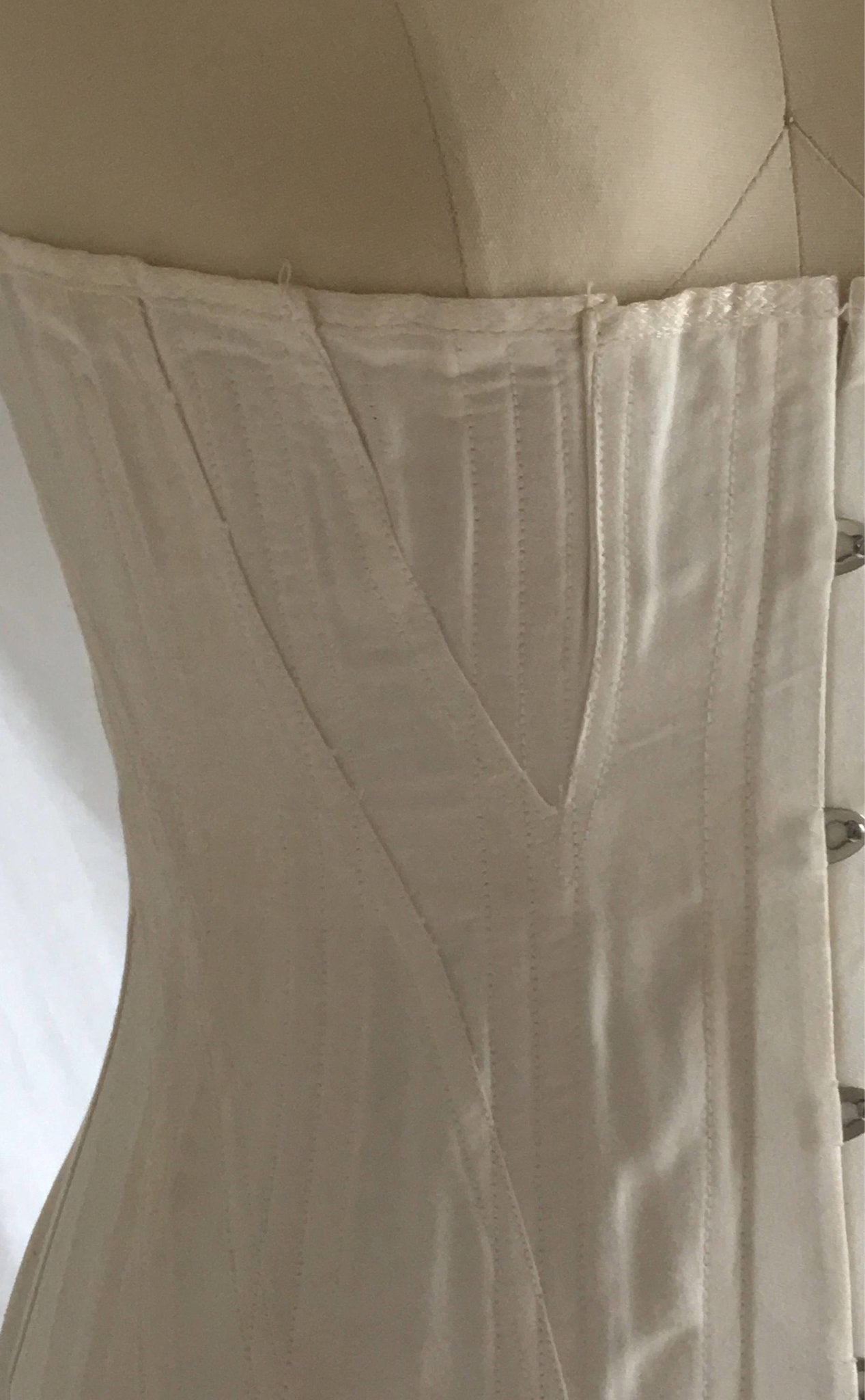 Antique 1910's Edwardian Corset | Crisp White Cotton with Satin Underbust & Metal Stays | De Milo | Size 24 - Daggers & Dames