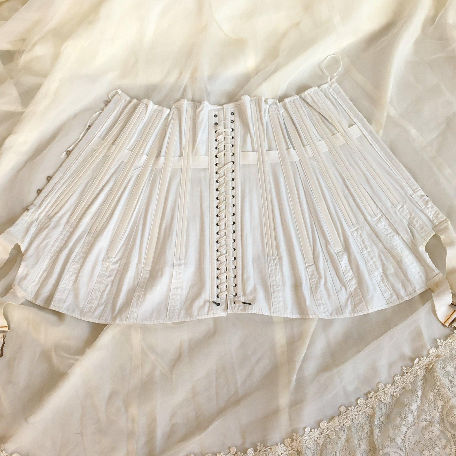 Antique 1910's Edwardian Corset with Original Box | White Cotton with Gold Embroidery | S Bend | Size 24 - Daggers & Dames
