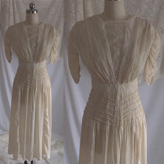 Antique 1910's Edwardian Dress | Gathered Ivory Silk with Floral Lace & Belled Sleeves | Size XXS - Daggers & Dames