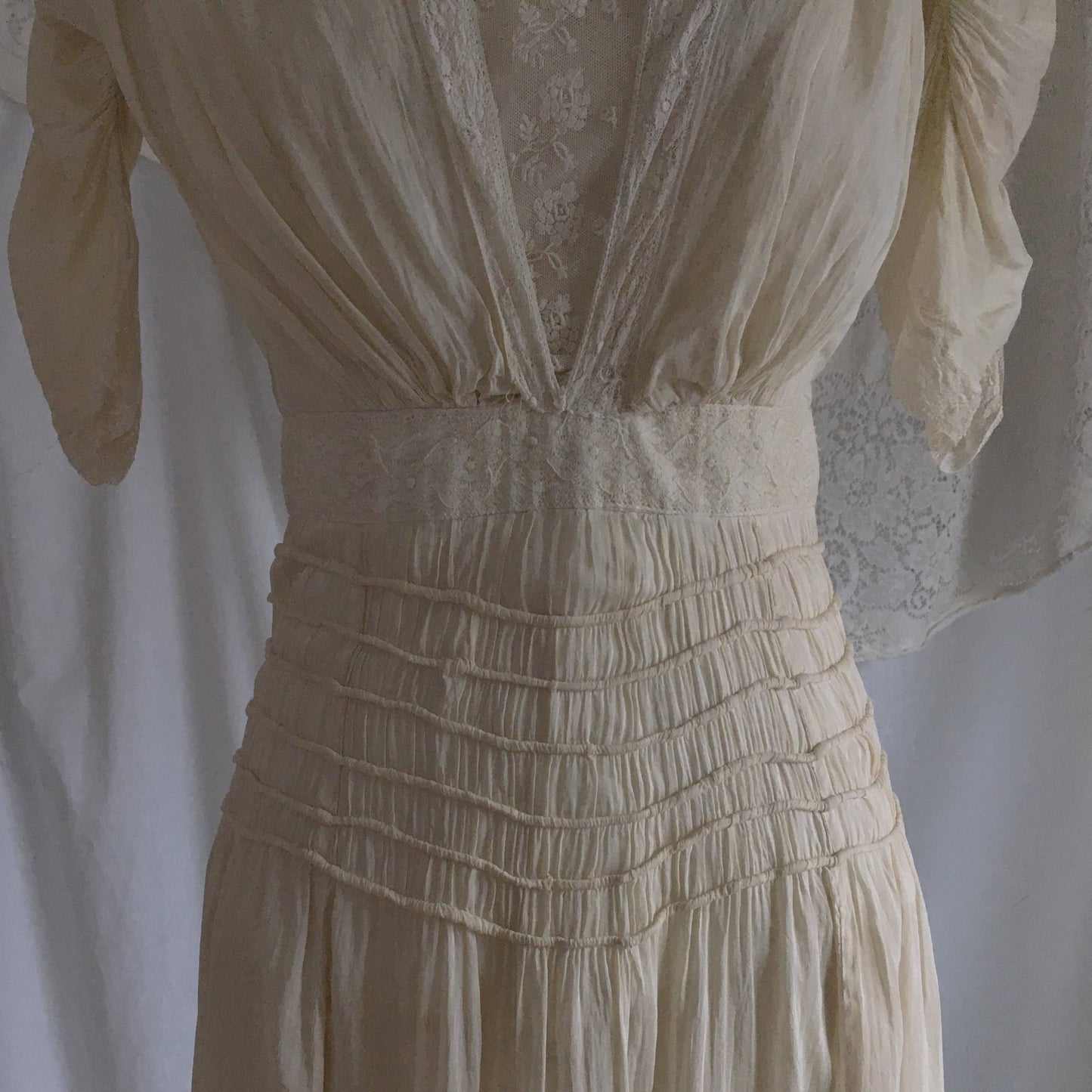 Antique 1910's Edwardian Dress | Gathered Ivory Silk with Floral Lace & Belled Sleeves | Size XXS - Daggers & Dames
