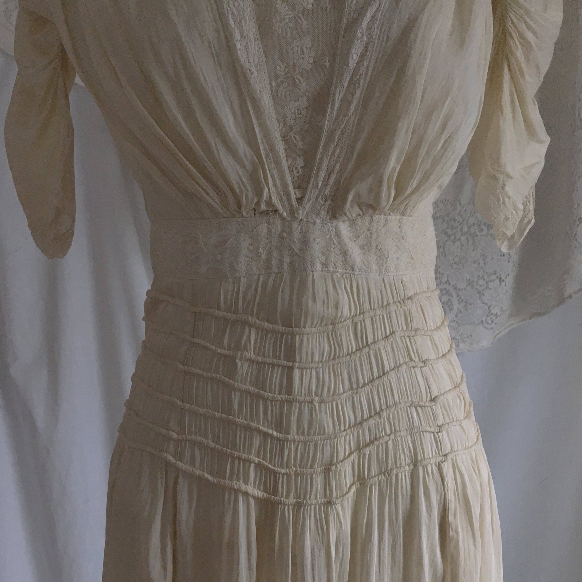 Antique 1910's Edwardian Dress | Gathered Ivory Silk with Floral Lace & Belled Sleeves | Size XXS - Daggers & Dames