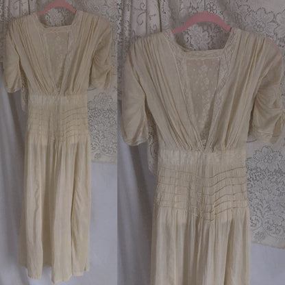 Antique 1910's Edwardian Dress | Gathered Ivory Silk with Floral Lace & Belled Sleeves | Size XXS - Daggers & Dames