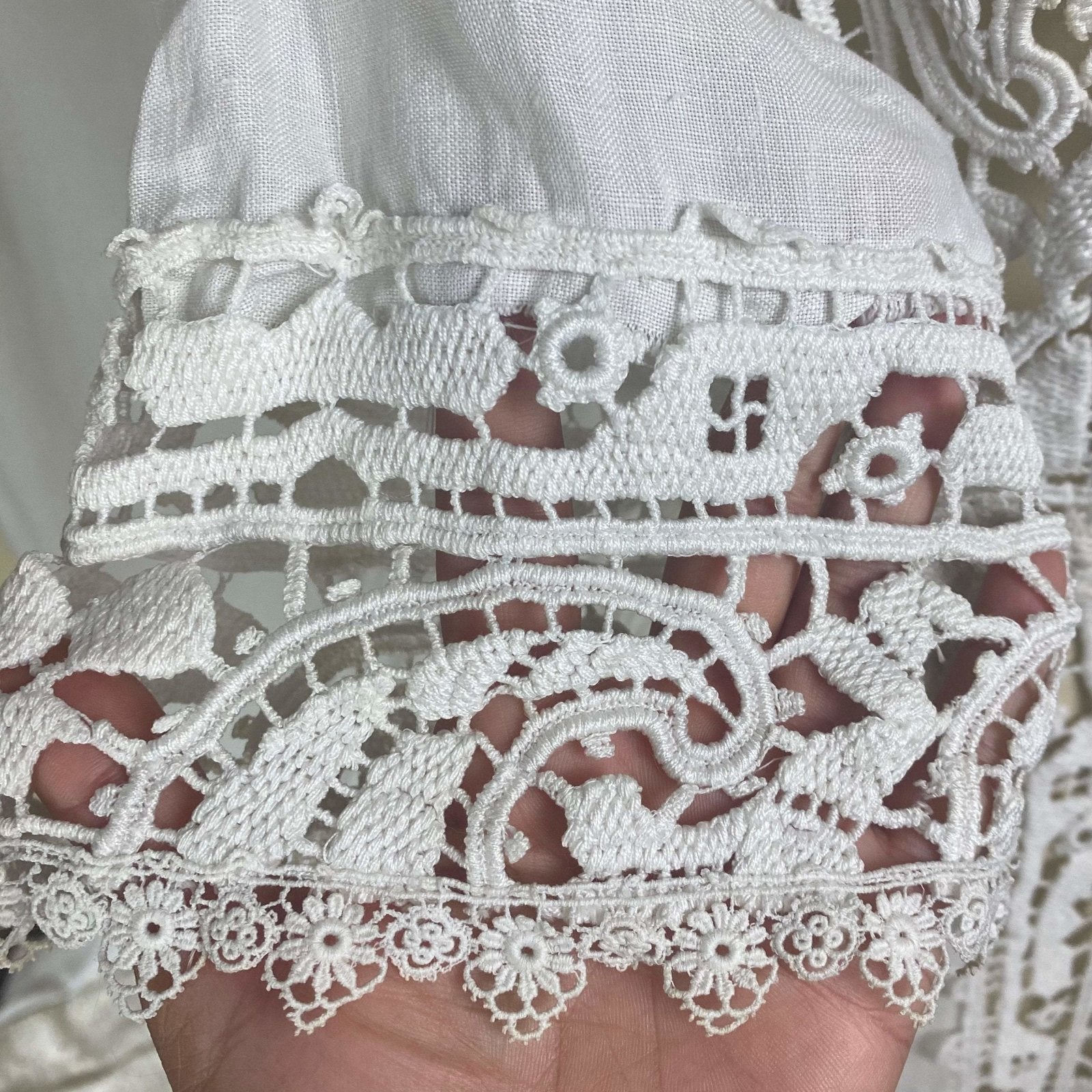 Antique 1910's Edwardian Dress | White Cotton Linen with Paisley Crochet Lace | Size S, M - Daggers & Dames
