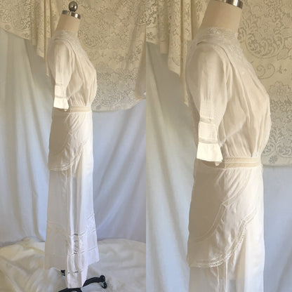 Antique 1910's Edwardian Peplum Dress | White Cotton Lawn with Crocheted Lace & Embroidery | Size XXS - Daggers & Dames