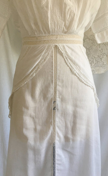 Antique 1910's Edwardian Peplum Dress | White Cotton Lawn with Crocheted Lace & Embroidery | Size XXS - Daggers & Dames