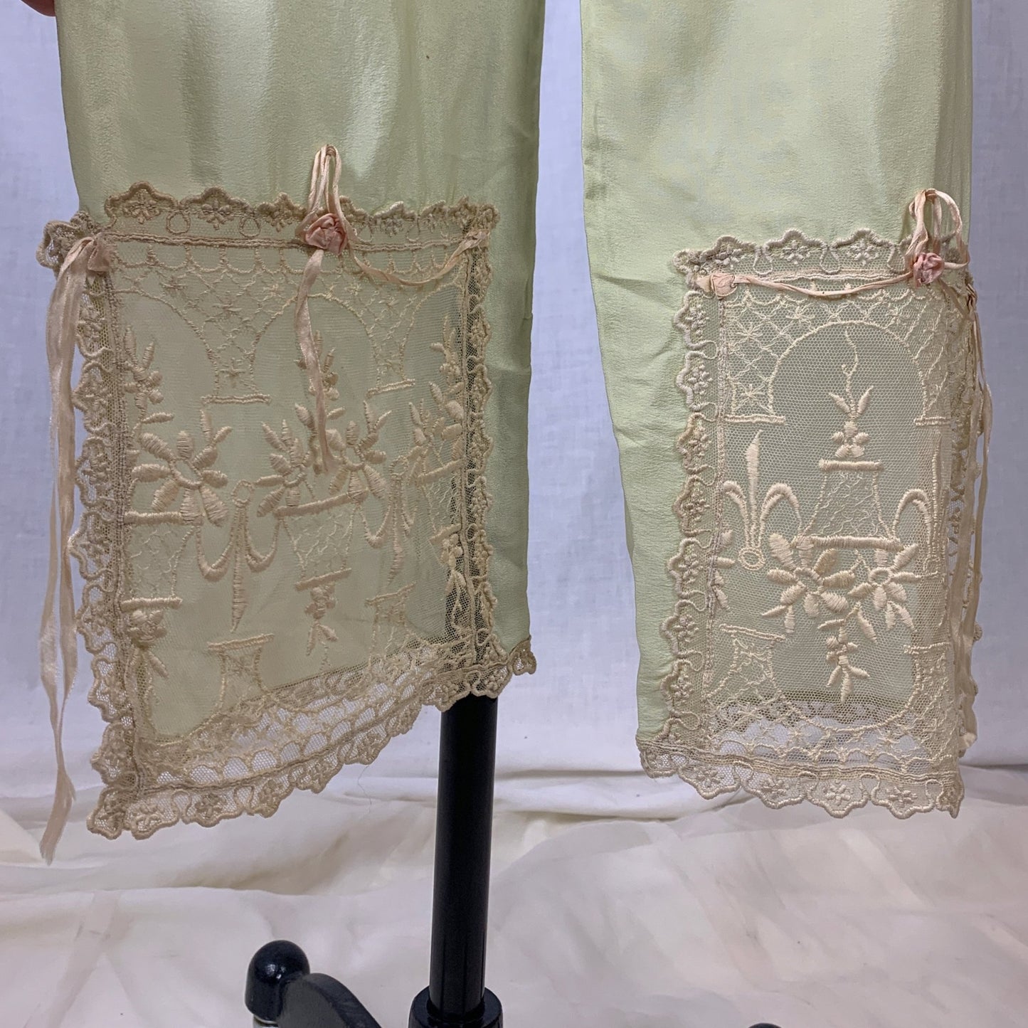 Antique 1920's Pajama Set | Pistachio Green Silk with Ivory Tambour Lace Embroidery & Silk Rosettes | Size XS, S - Daggers & Dames