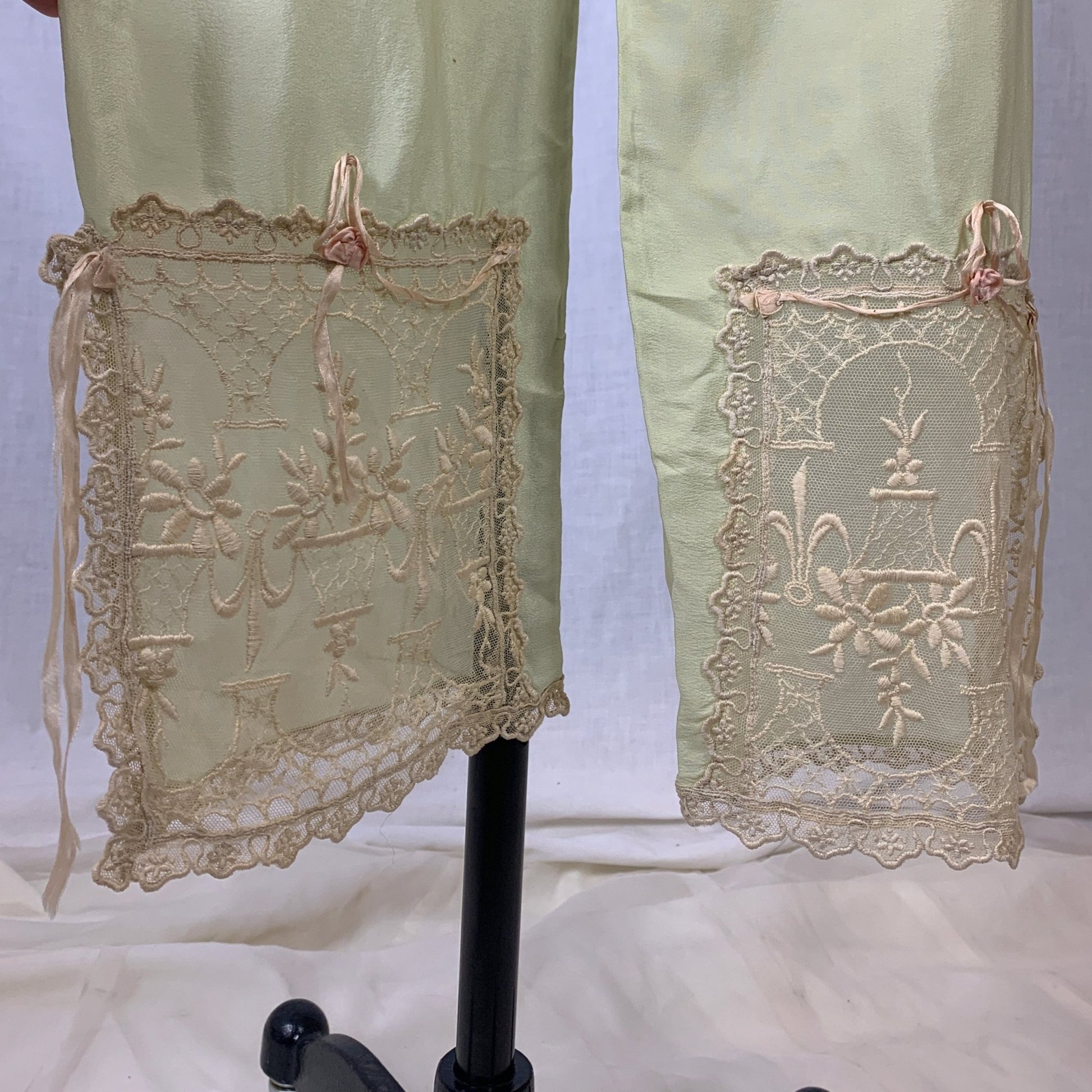 Antique 1920's Pajama Set | Pistachio Green Silk with Ivory Tambour Lace Embroidery & Silk Rosettes | Size XS, S - Daggers & Dames