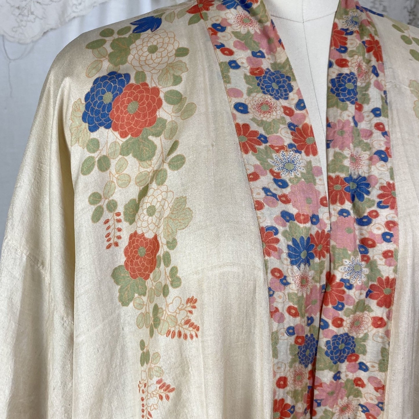 Antique 1920's Robe | Raw Pongee Silk with Bold Floral Print | Made in Japan | Size Free - Daggers & Dames