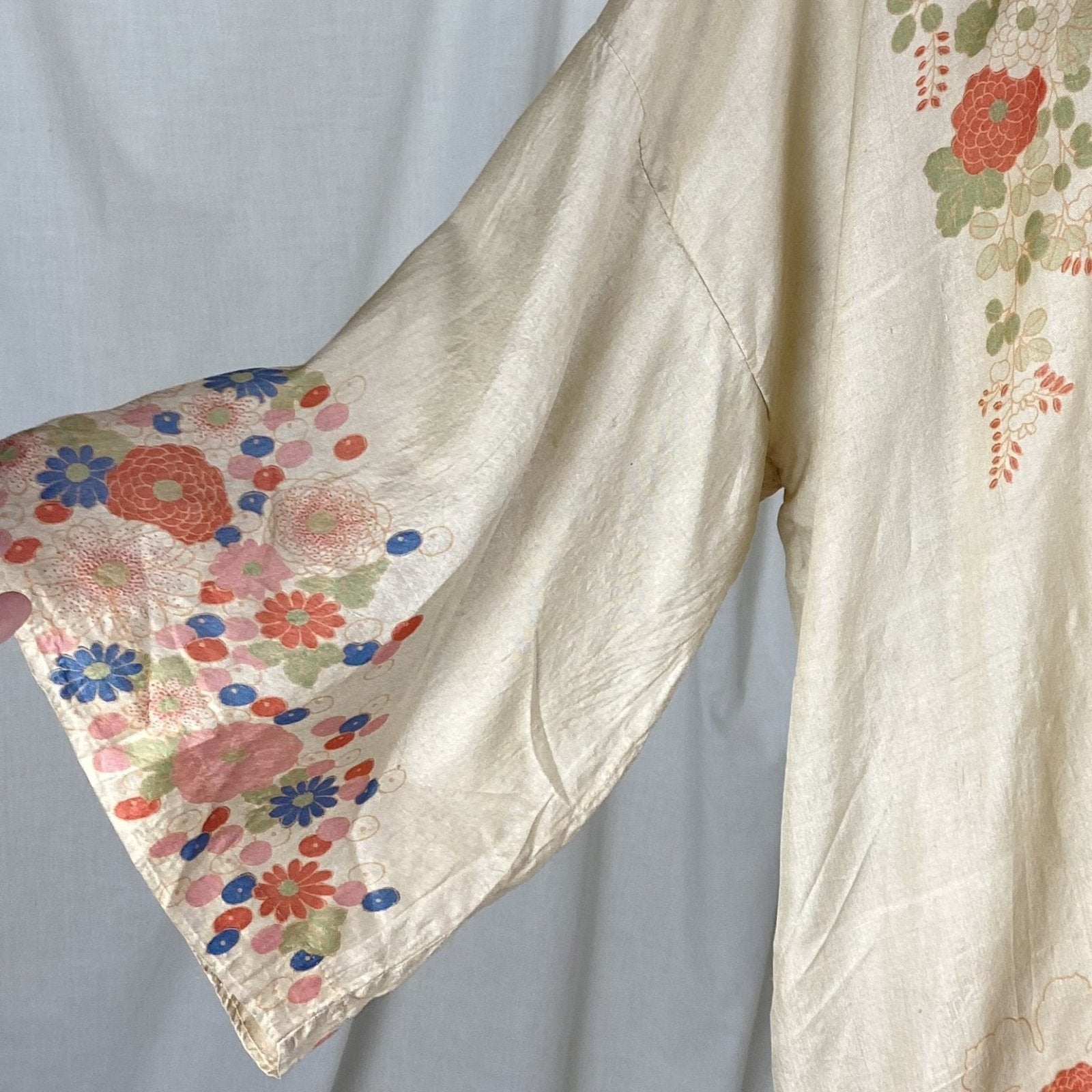 Antique 1920's Robe | Raw Pongee Silk with Bold Floral Print | Made in Japan | Size Free - Daggers & Dames