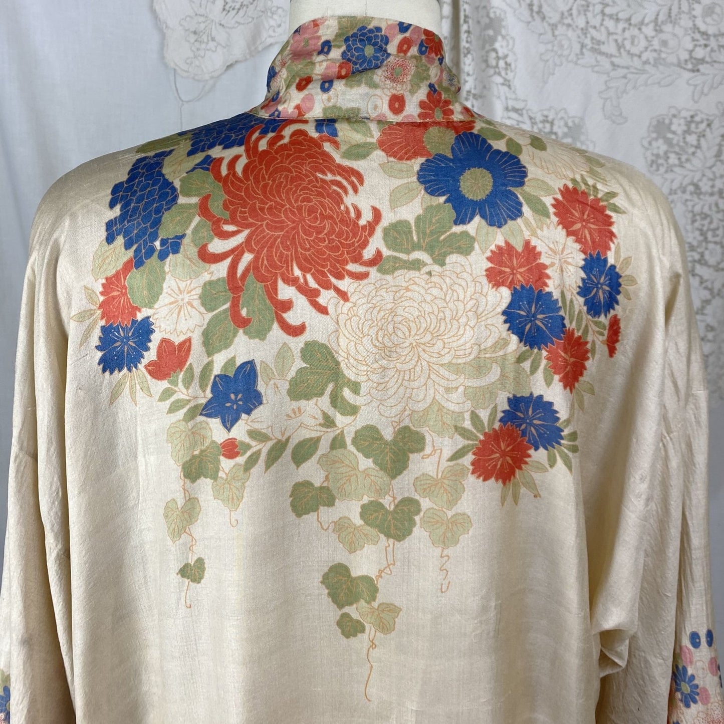Antique 1920's Robe | Raw Pongee Silk with Bold Floral Print | Made in Japan | Size Free - Daggers & Dames