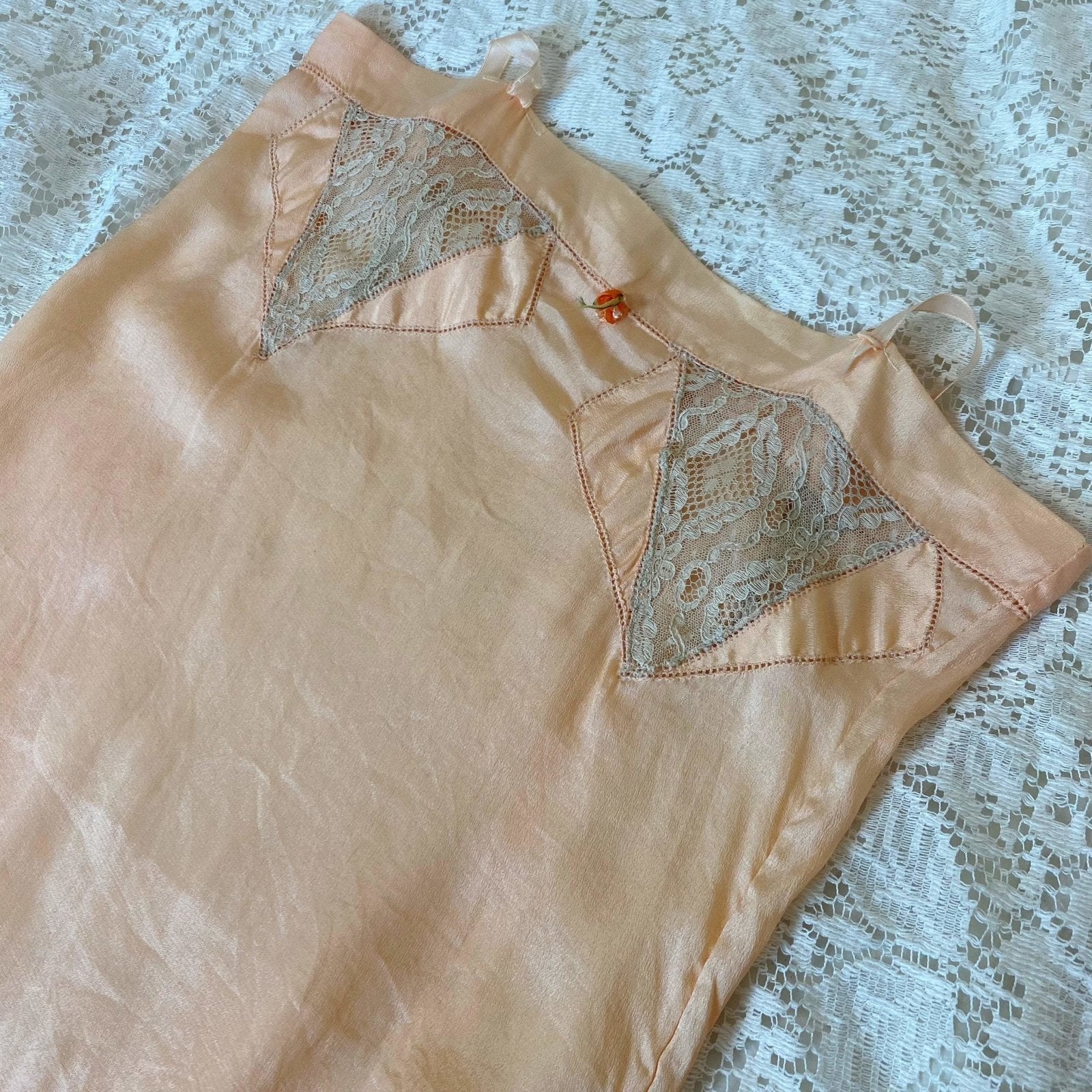 Antique 1920's Step-in Chemise | Rich Peach Silk Crepe with Nude Lace | Size XXS, XS | Never Worn - Daggers & Dames