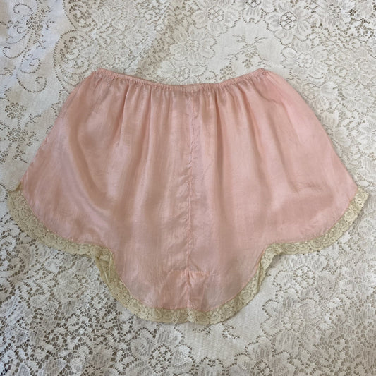 Antique 1920's Tap Pants | Light Baby Pink Silk with Ivory Lace | Size S, M, LG - Daggers & Dames
