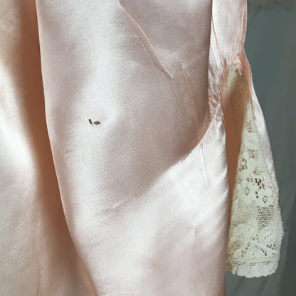 VIntage 1940&#39;s Bed Jacket | Rosy Pink Rayon Satin with Lace &  Pleated Bodice | Size SM, MED, LG
