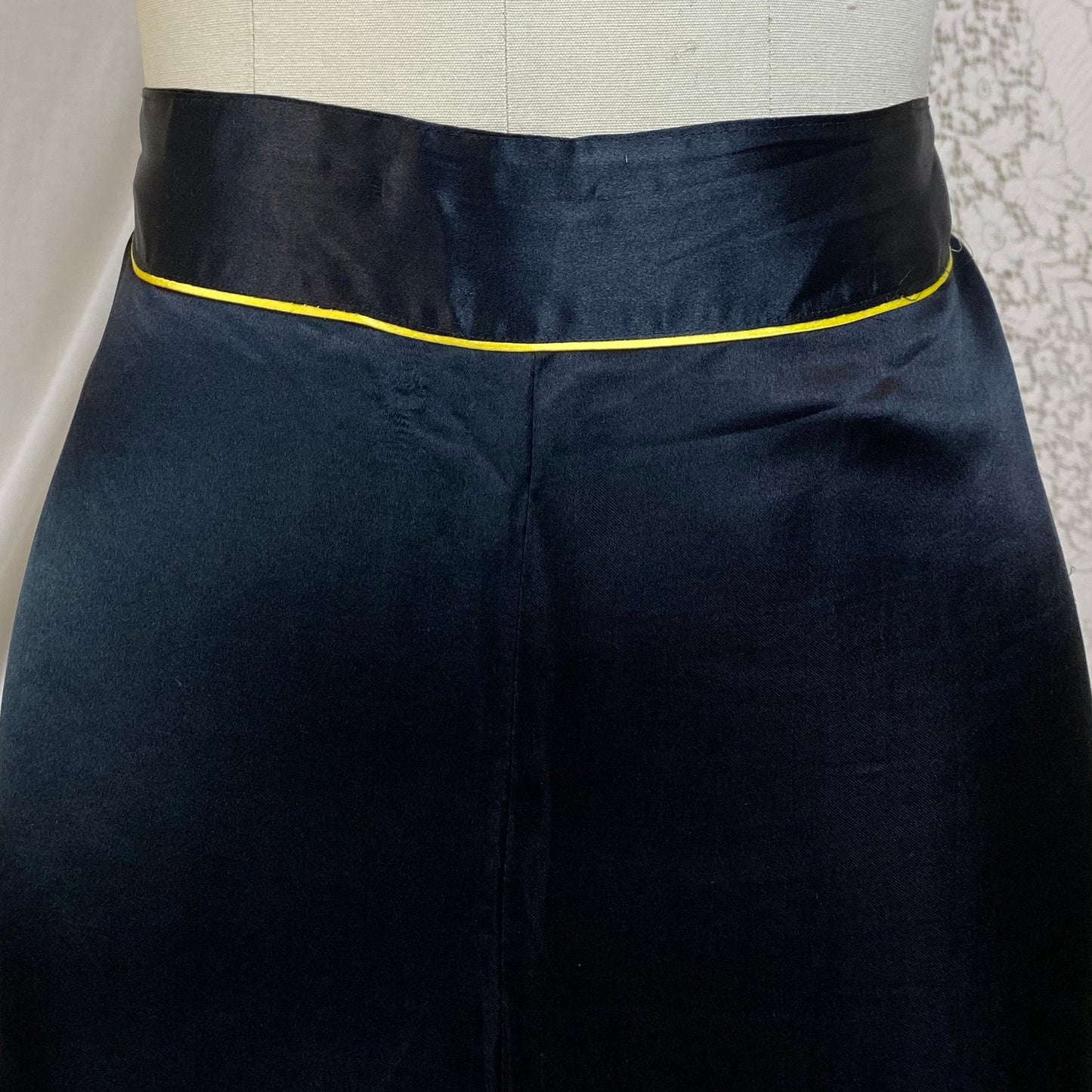 Vintage 1950's Lounge Pajama Set | Black Silk with Yellow &  White Embroidery | Size S, M