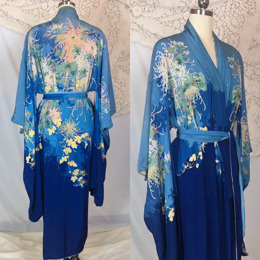 Vintage 1920's Japanese Kimono Robe | Blue Lined Silk with Hand Printed Floral Pattern & Sash Tie | Size Free - Daggers & Dames