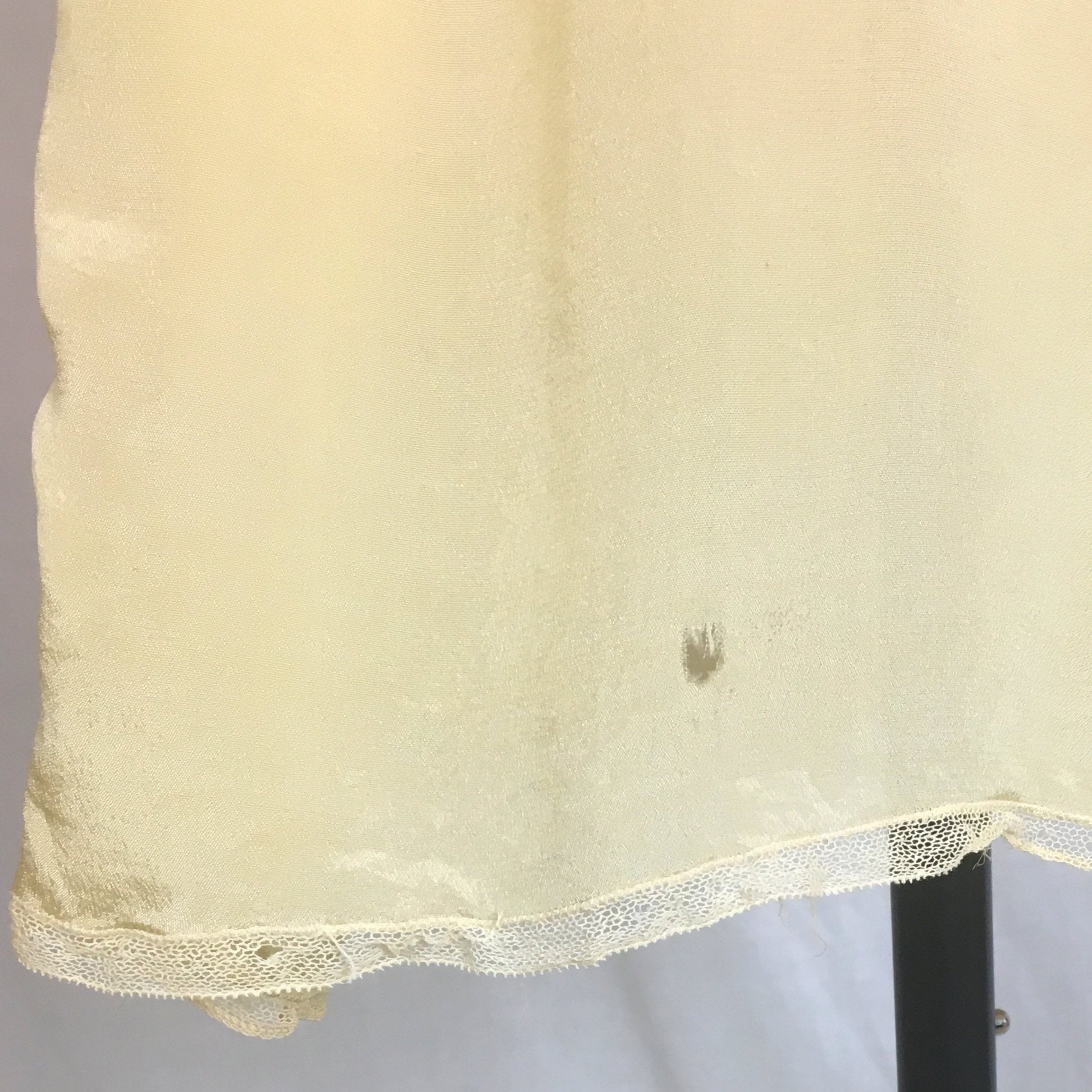 Vintage 1920's Nightgown | Gold Tissue Silk with Tambour Lace & Black Ribbon Tie | Size Free - Daggers & Dames