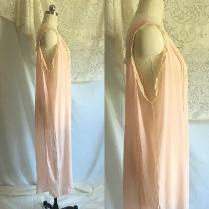 Vintage 1920's Nightgown | Pale Pink Tissue Silk with Ivory Eyelet Lace | Flapper Lingerie | Boho Dress | Free Size - Daggers & Dames